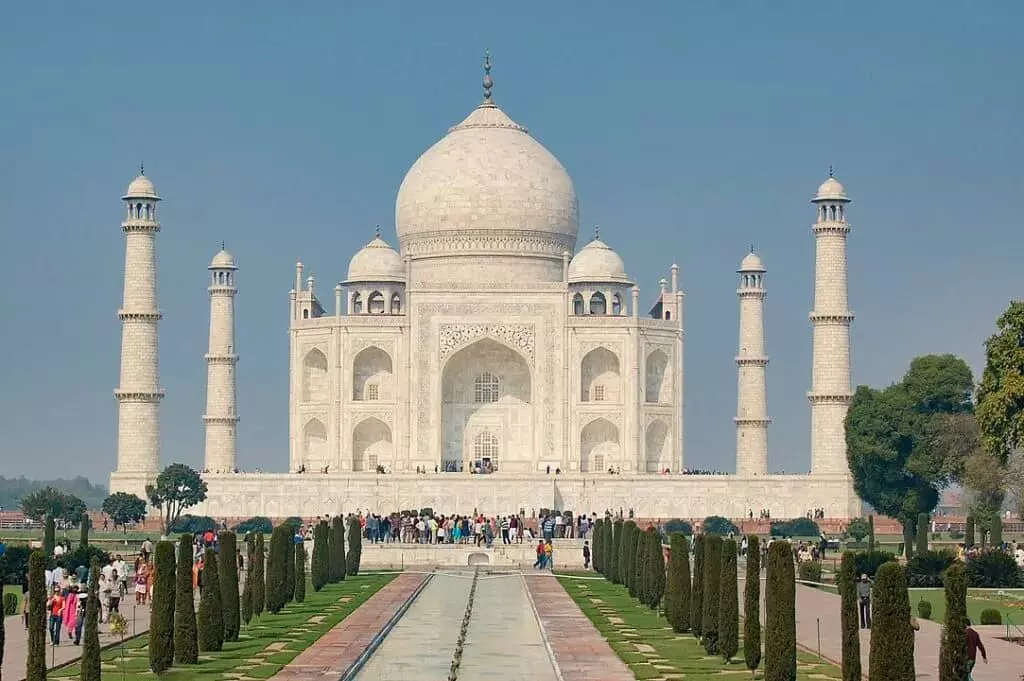 Agra- The City of Love- Top 20 Budget Honeymoon Destinations in India To Visit