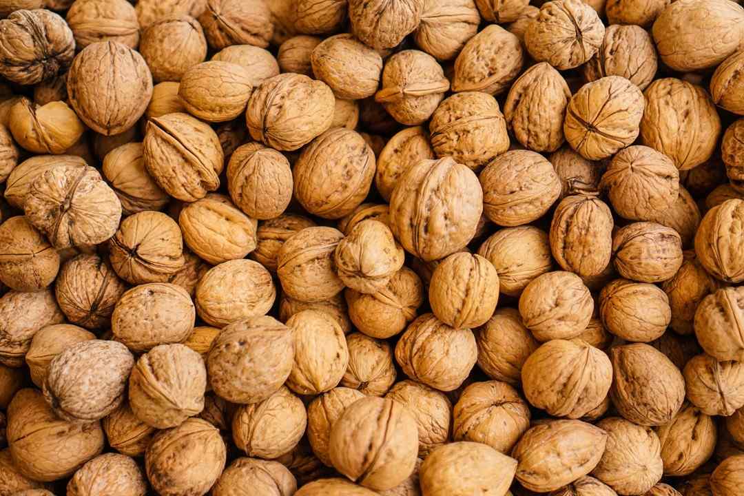 Walnuts-Top 10 Foods For Hair Health