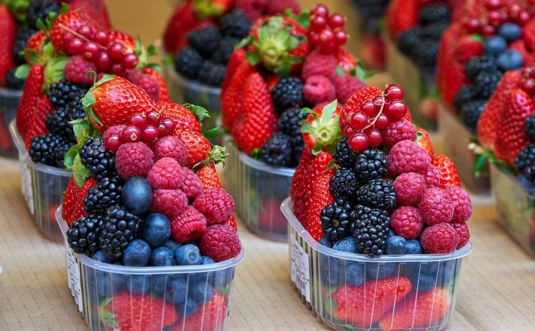 Berries- Top 5 Vegetarian Foods You Should Eat For Healthy Hair
