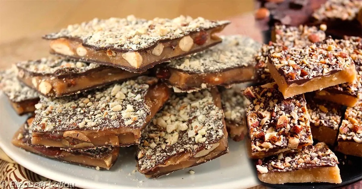 Toffee Almond Crack- Christmas Crack Recipe [5 Ingredients Only]